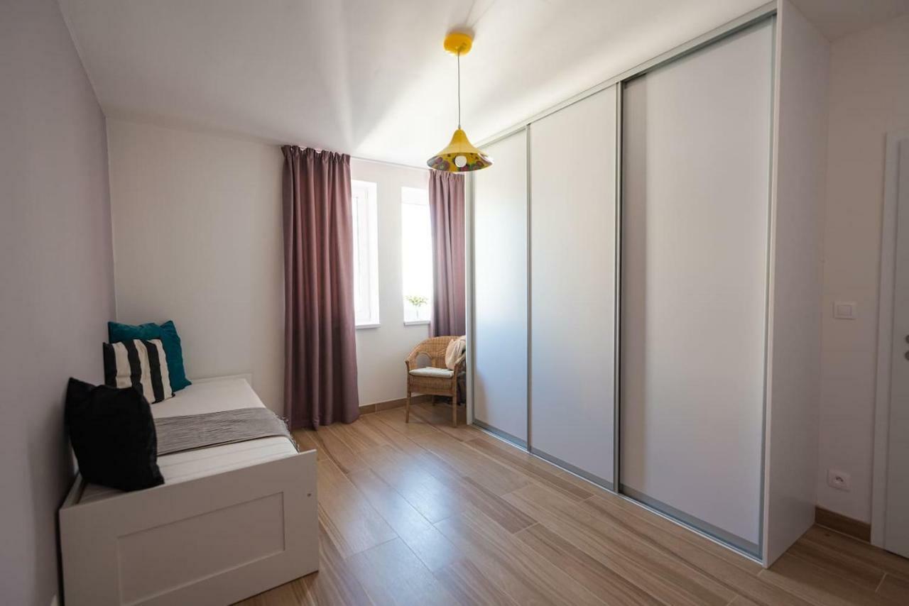 Private 5 Star 3 Room Flat And In-Door Pkg Nitra Bagian luar foto